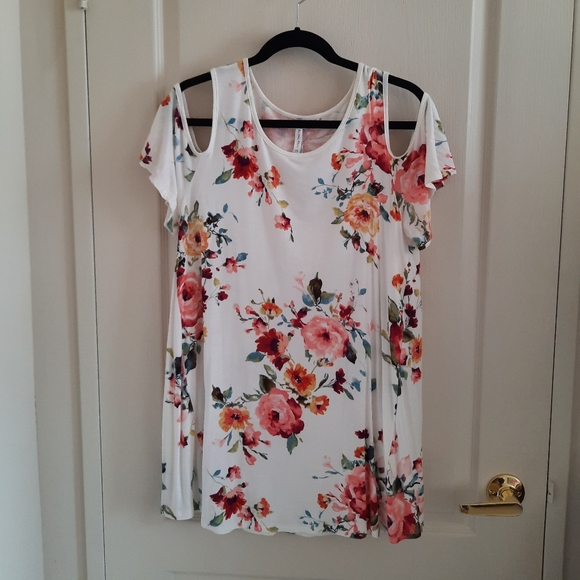 Cold Shoulder Floral Print Top - Picture 1 of 7